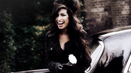 Back to black – rajongók százezrei gyászolják Amy Winehouse-t